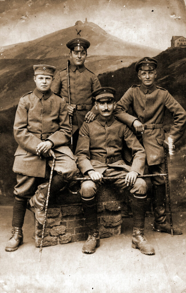 Ignacy Stanisławski w Macedonii drugi od lewej.
(zdjęcie udostępnił Remigiusz Maćkowiak)