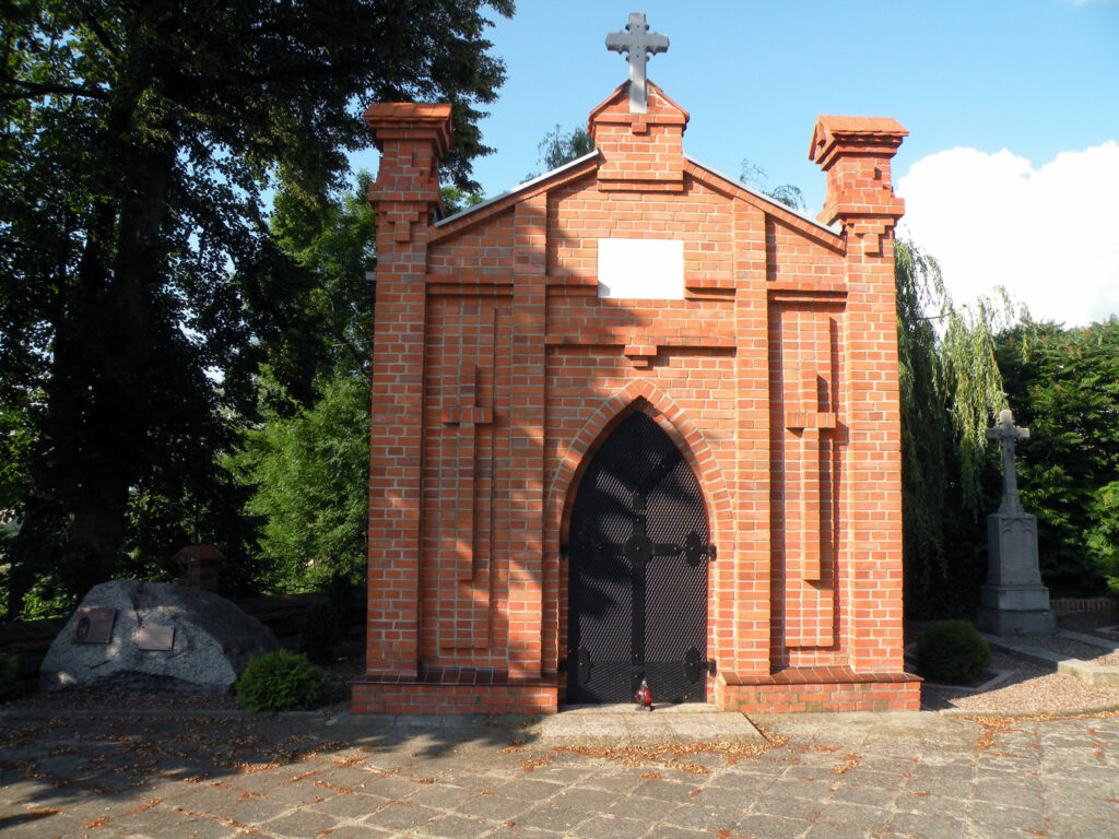 Kazimierz Grudzielski - grobowiec w Gozdowie (zdjęcie Remigiusz Maćkowiak)