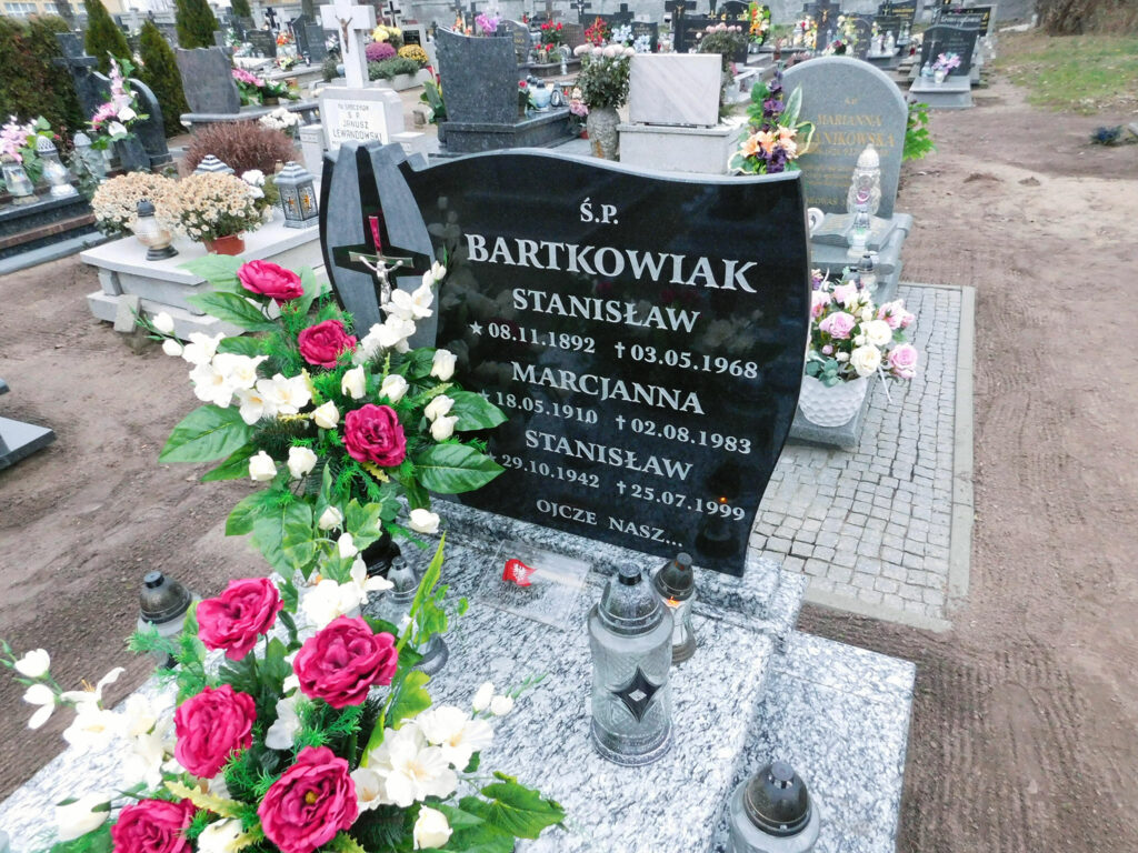 Stanisław Bartkowiak - cmentarz parafialny w Węgierkach
(zdjęcie udostępnił Remigiusz Maćkowak)