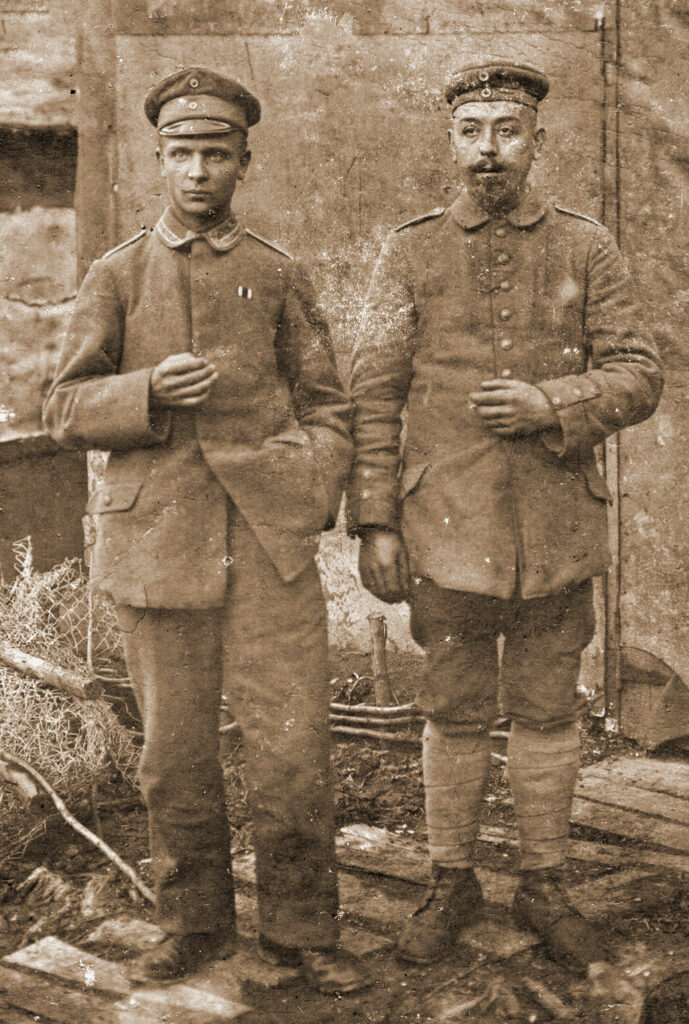 Franciszek Krenz (z prawej)
zdjęcie udostępnił Remigiusz Maćkowiak)