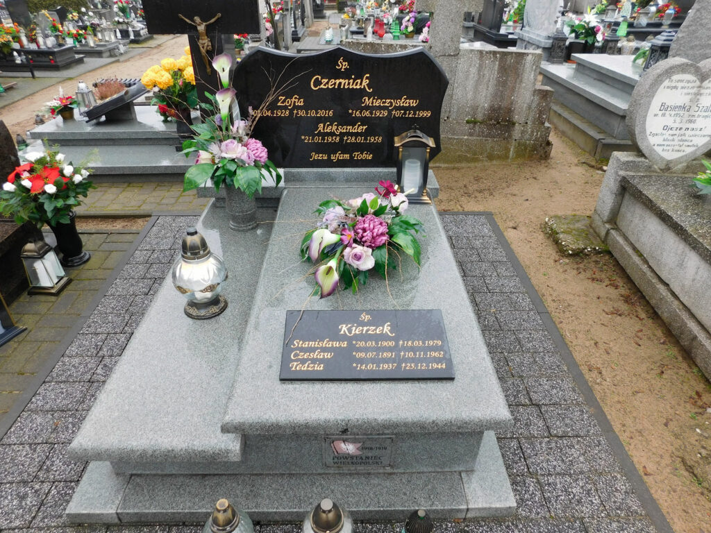 Czesław Kierzek - cmentarz parafialny w Nekli
(zdjęcie udostępnił Remigiusz Maćkowiak)