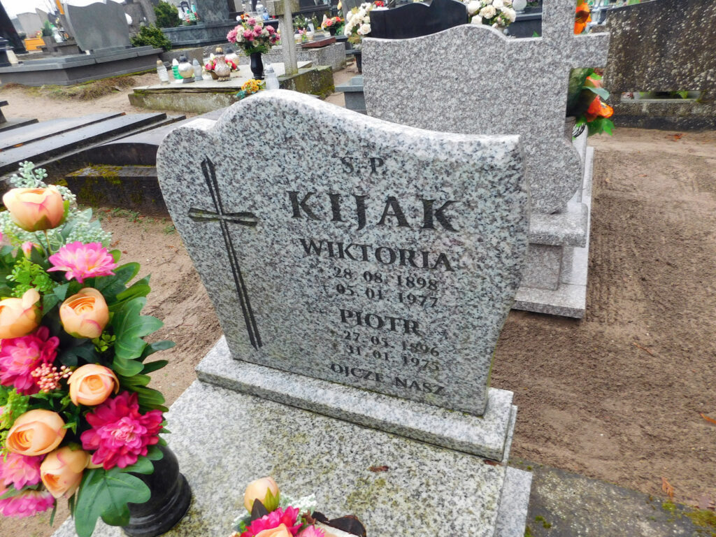 Piotr Kijak - cmentarz parafialny w Nekli.
(zdjęcie udostępnił Remigiusz Maćkowiak)