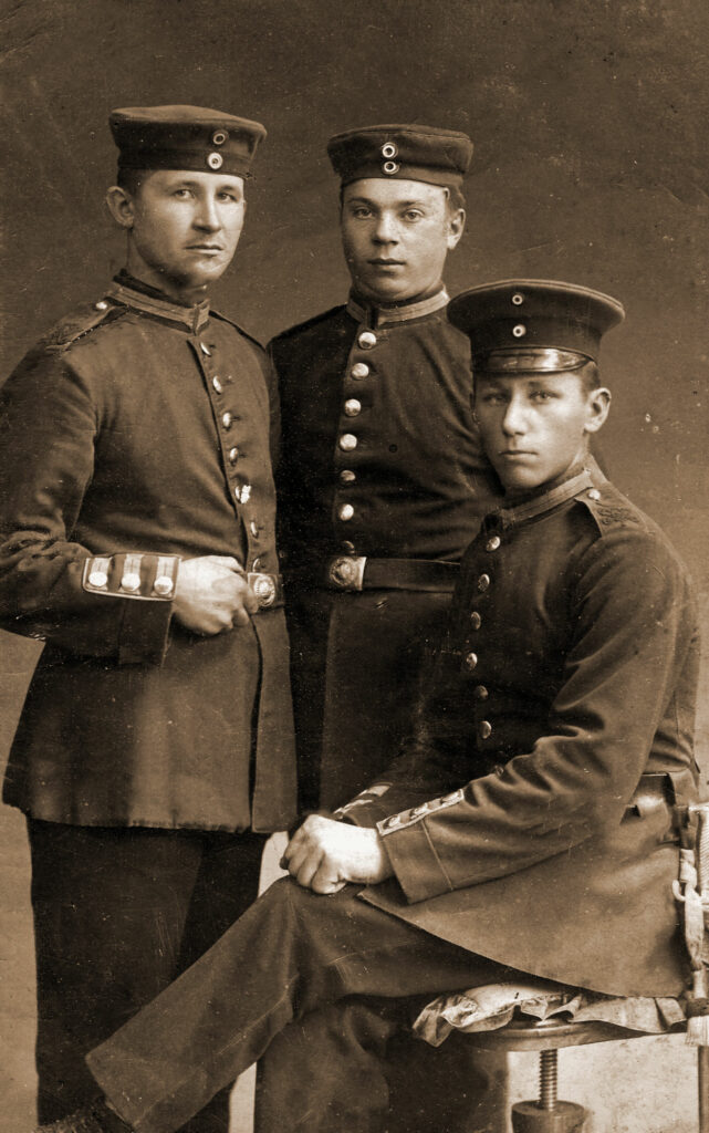 Wojciech Jóźwiak - od lewej: Krotofil z Dzierznicy, Waligóra z Zasutowa oraz Wojciech Jóźwiak (zdjęcie udostępnił Remigiusz Maćkowiak)