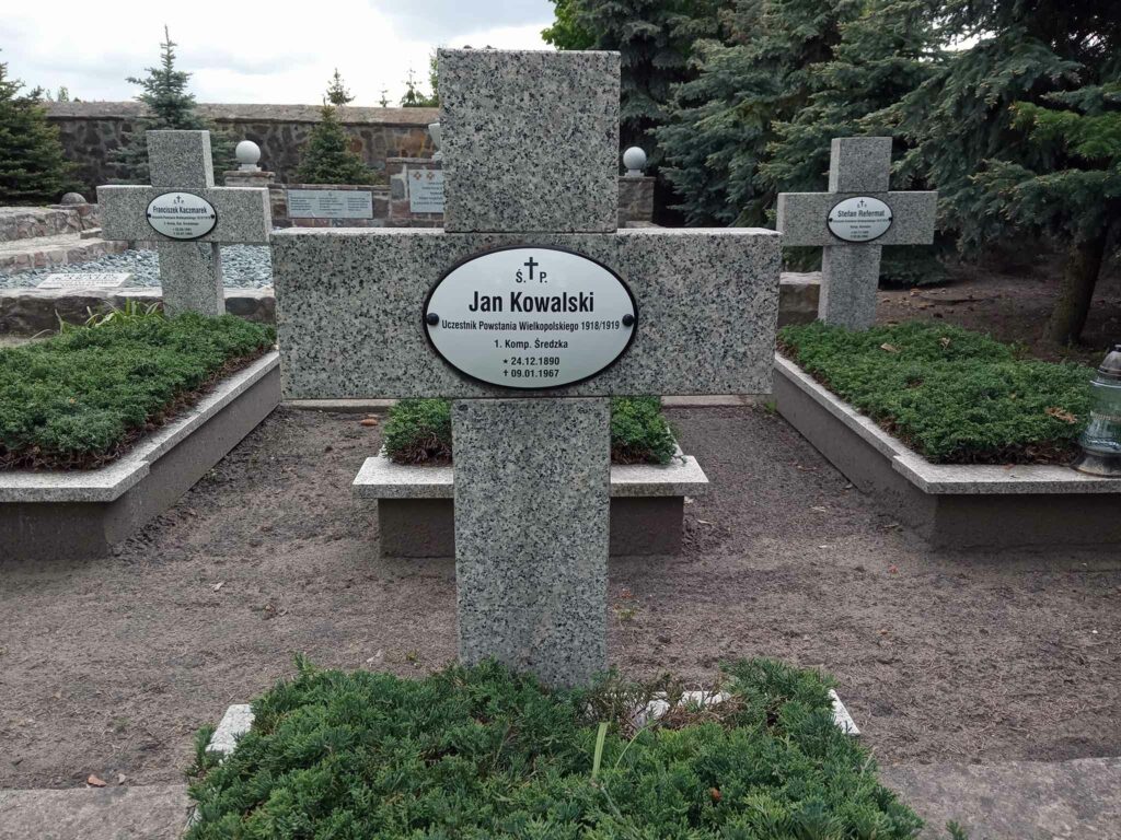 Jan Kowalski - cmentarz parafialny w Środzie Wielkopolskiej (zdjęcie udostępnił Remigiusz Maćkowiak)