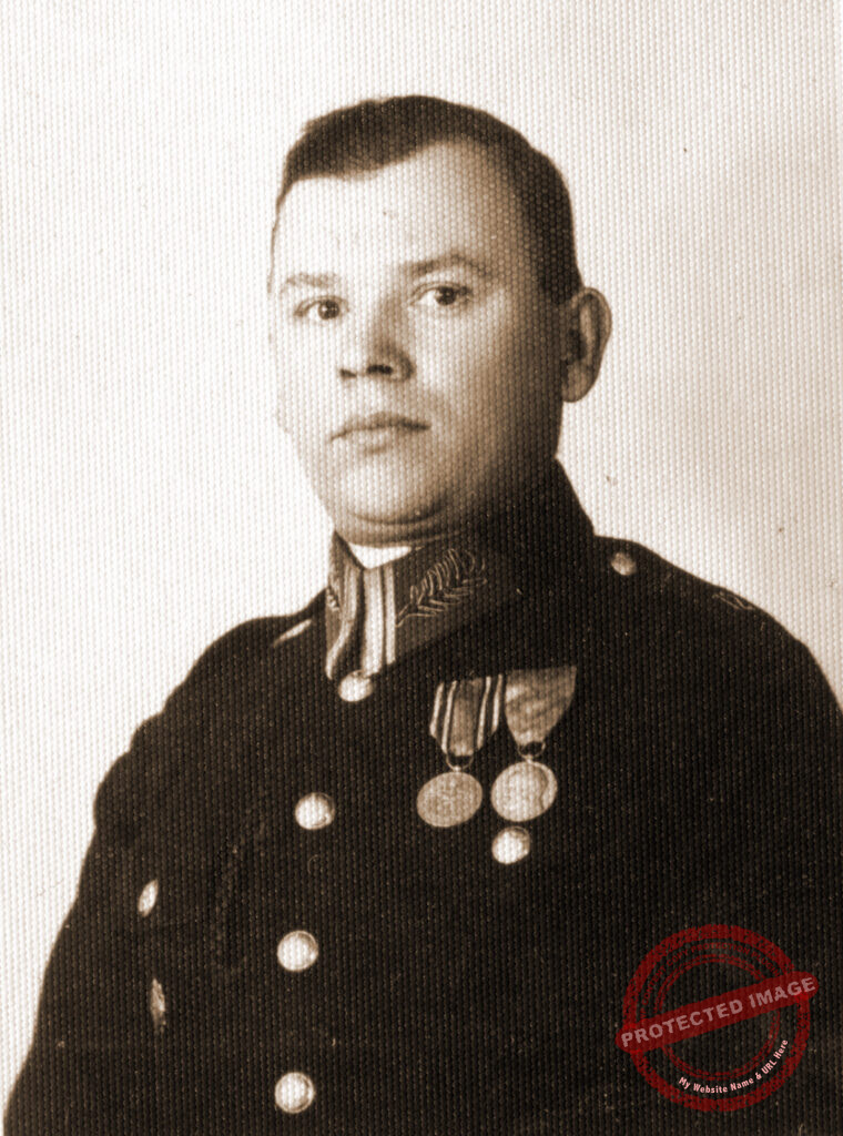 Florian Nowicki - zdjęcie legitymacyjne wykonane 19.02.1935 r. (zdjęcia ze zbiorów rodzinnych Zenobii Gadzińskiej udostępnił Remigiusz Maćkowiak)