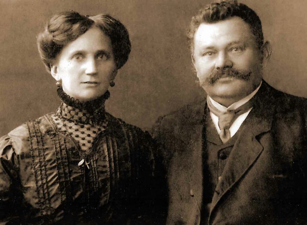 Ignacy Danecki i jego żona Katarzyna Karabasz (rodzice Władysława Daneckiego, mieszkali w Witkowie) (zdjęcie udostępnił Jan Szalaty)