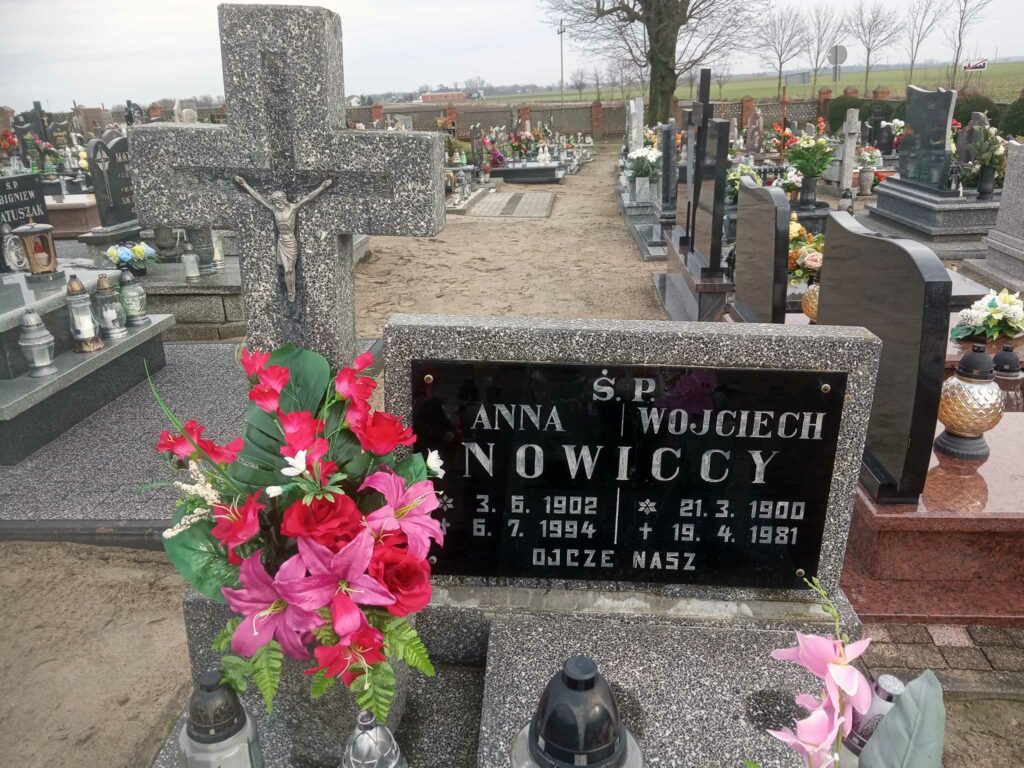 Wojciech Nowicki - cmentarz parafialny w Targowej Górce (zdjęcie udostępnił Remigiusz Maćkowiak)