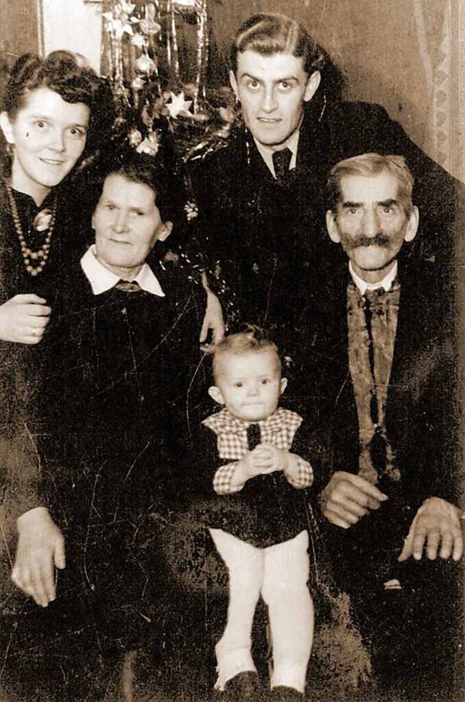 Wacław Braciak z synem Władysławem i żoną Joanną (zdjęcie udostępniła Ewa Rajchel)