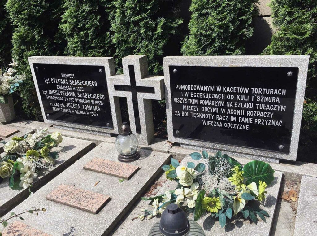 Tablica upamiętniająca Mieczysława Słabęckiego na cmentarzu w Wolsztynie