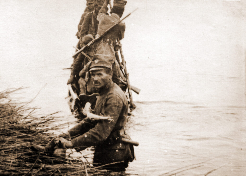 Franciszek Kęsy - przeprawa przez Narew rok 1920 (zdjęcie udostępnił Krzysztof Nowak)