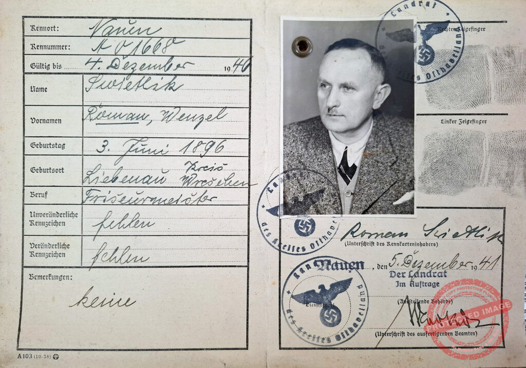 Roman Świetlik (zdjęcie udostępnił Jarosław Dominik Górski) - źródło: Archiwum Państwowe w Poznaniu Oddział w Gnieźnie, Karty ewidencyjne mieszkańców powiatu wrzesińskiego z okresu II wojny światowej, sygn. 1592.